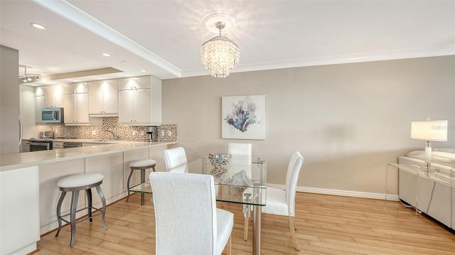 1075 GULF OF MEXICO DRIVE 303, Longboat Key, FL 34228