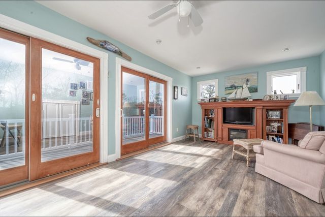 1 Barnes St, Wareham, MA 02571