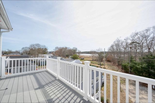 1 Barnes St, Wareham, MA 02571