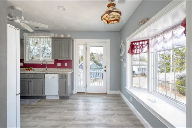 1 Barnes St, Wareham, MA 02571