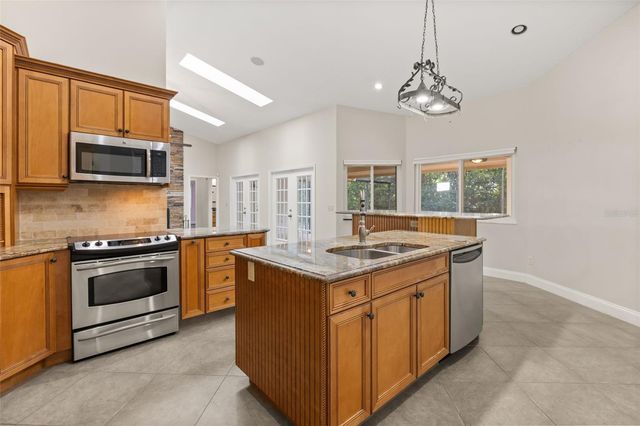 5321 FOXSHIRE COURT, Orlando, FL 32819