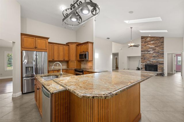 5321 FOXSHIRE COURT, Orlando, FL 32819