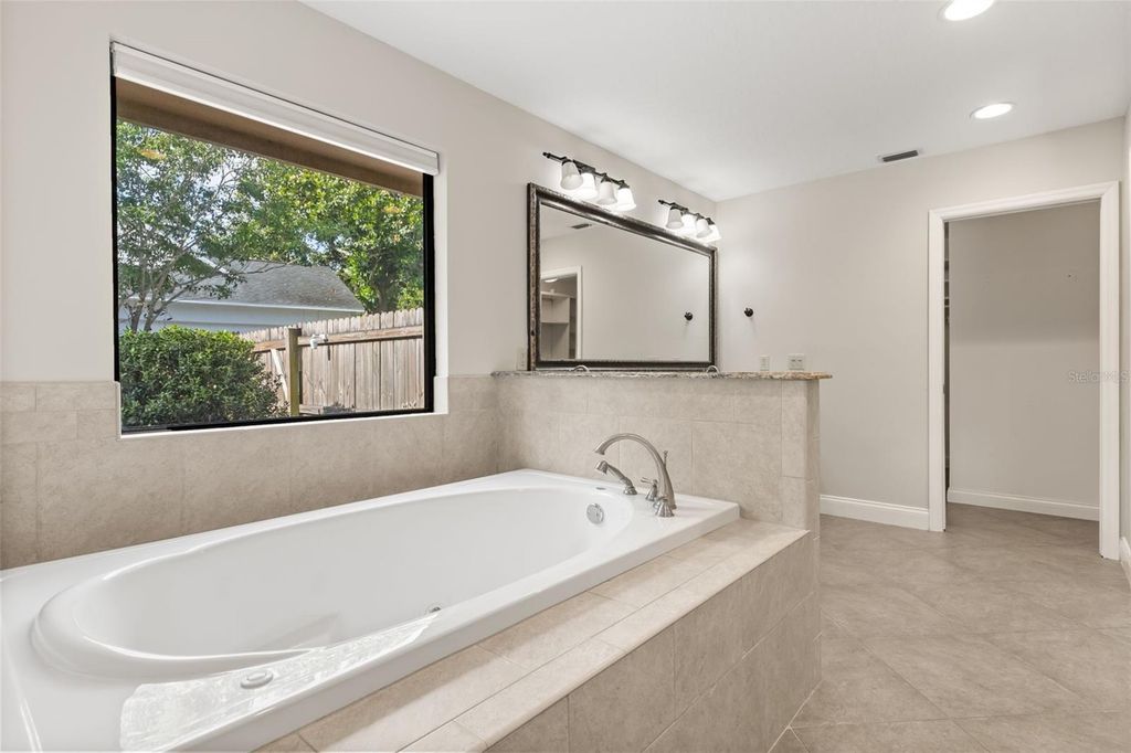 Image 28 of property listing at 5321 FOXSHIRE COURT, Orlando, FL 32819