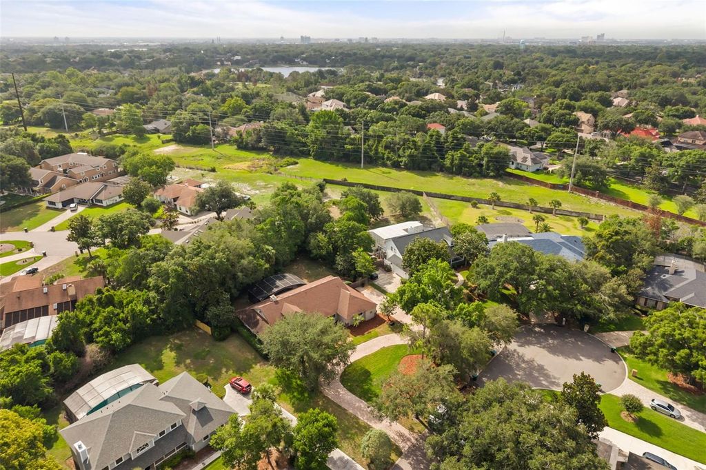 Image 44 of property listing at 5321 FOXSHIRE COURT, Orlando, FL 32819