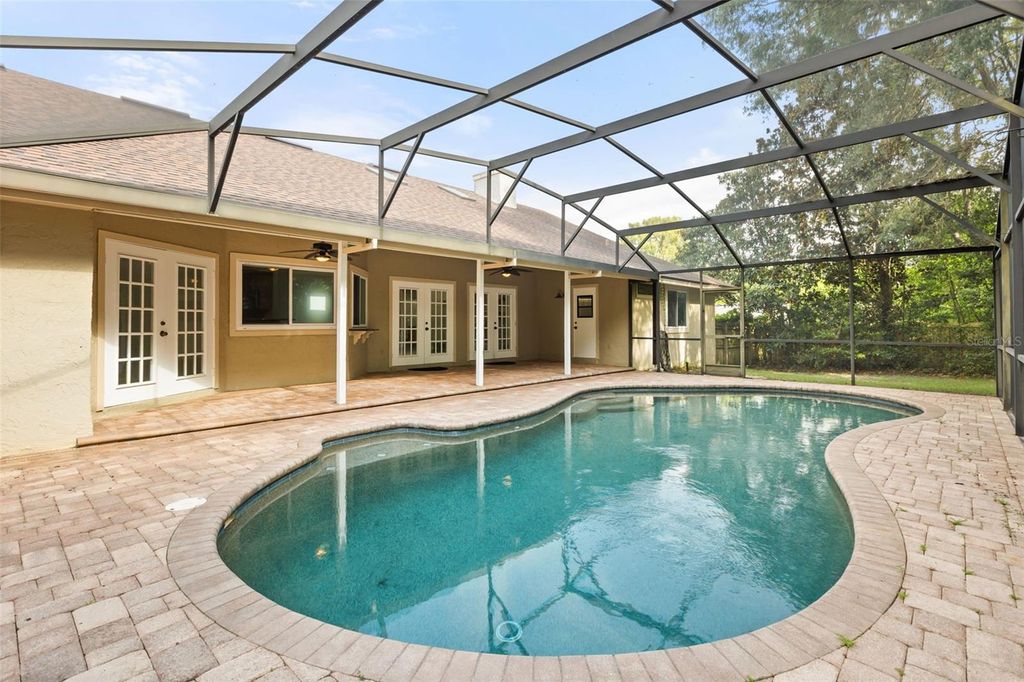 Image 10 of property listing at 5321 FOXSHIRE COURT, Orlando, FL 32819