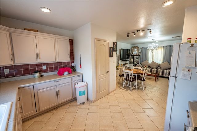 4645 N Powell Avenue, Kingman, AZ 86409