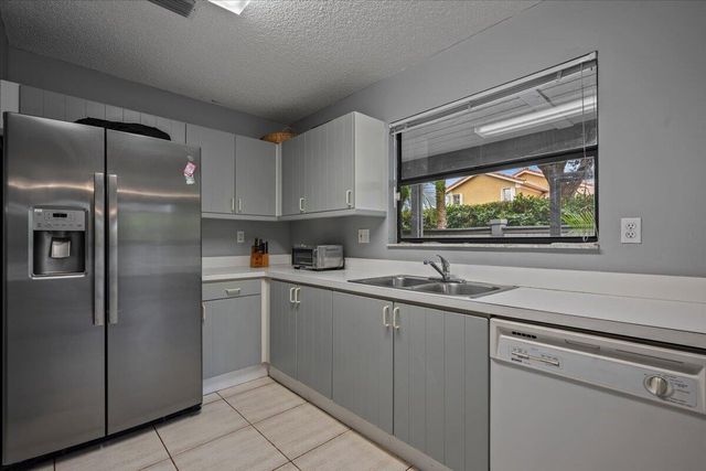 2537 Bedford Mews Drive, Wellington, FL 33414