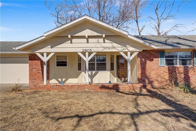 2605 White Oak Drive, Rogers, AR 72758