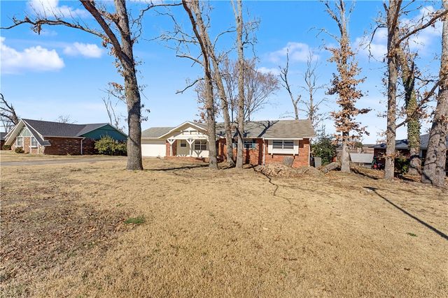 2605 White Oak Drive, Rogers, AR 72758