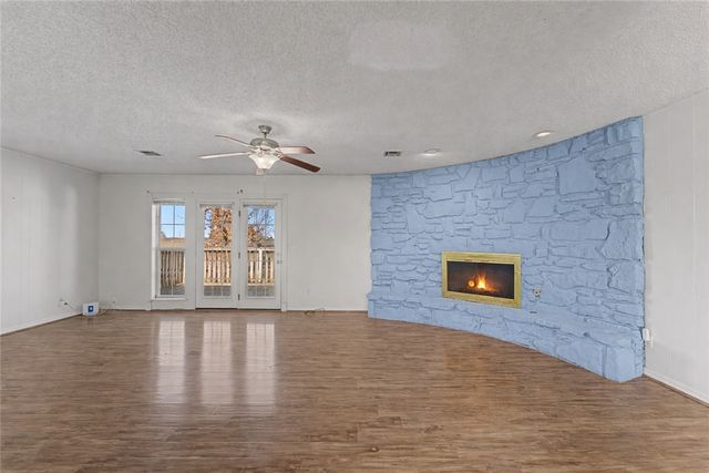 2605 White Oak Drive, Rogers, AR 72758