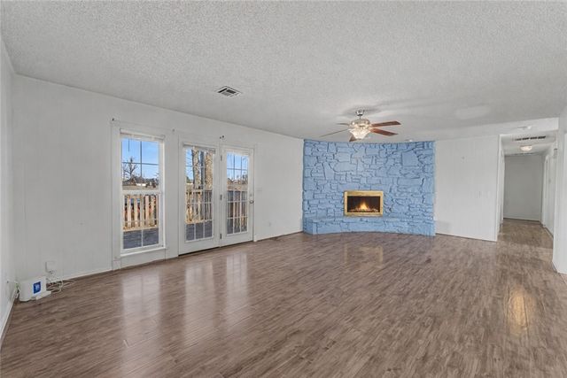 2605 White Oak Drive, Rogers, AR 72758