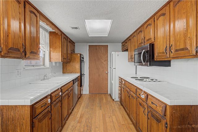 2605 White Oak Drive, Rogers, AR 72758