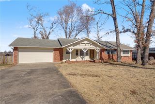 2605 White Oak Drive, Rogers, AR 72758