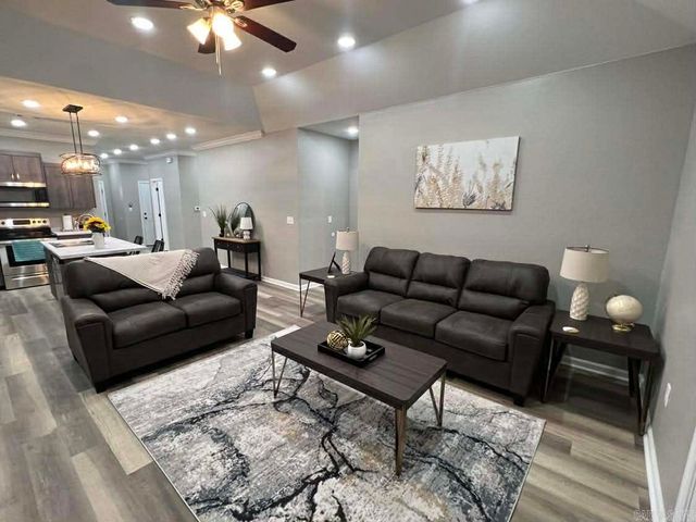 319 N High Street, Heber Springs, AR 72543