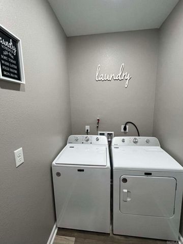 319 N High Street, Heber Springs, AR 72543