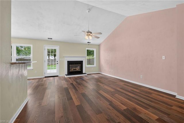 209 Rose Ash WAY, Chesapeake, VA 23320