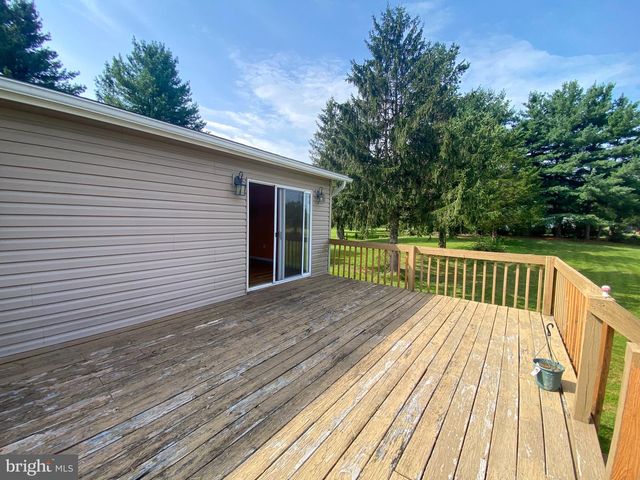 4230 SCHOOLHOUSE RD, Dover, PA 17315