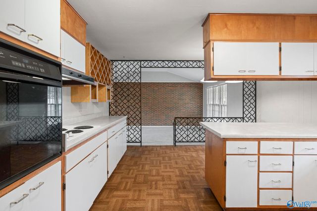 1702 E Stonehurst Drive, Huntsville, AL 35801