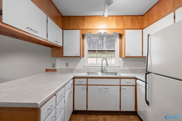 1702 E Stonehurst Drive, Huntsville, AL 35801