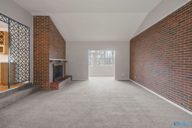 1702 E Stonehurst Drive, Huntsville, AL 35801