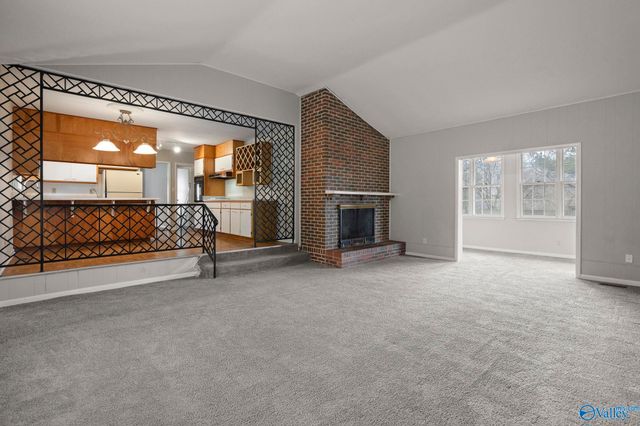 1702 E Stonehurst Drive, Huntsville, AL 35801