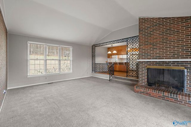 1702 E Stonehurst Drive, Huntsville, AL 35801