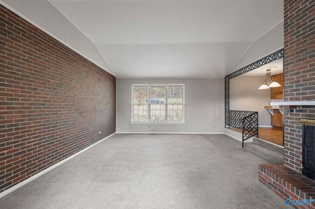 1702 E Stonehurst Drive, Huntsville, AL 35801