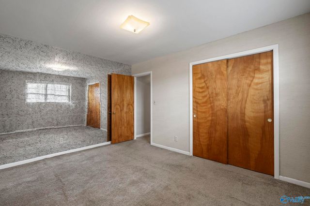 1702 E Stonehurst Drive, Huntsville, AL 35801