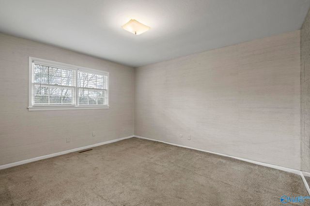 1702 E Stonehurst Drive, Huntsville, AL 35801