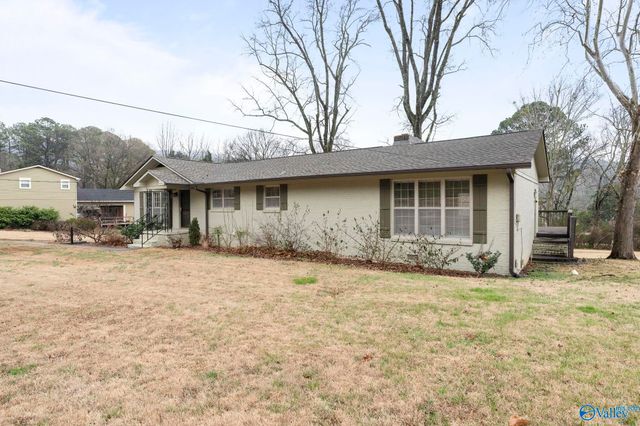 1702 E Stonehurst Drive, Huntsville, AL 35801