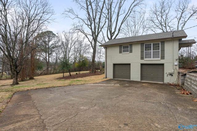 1702 E Stonehurst Drive, Huntsville, AL 35801