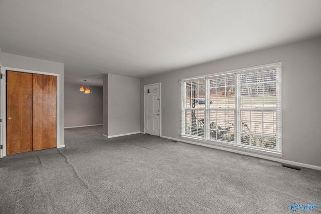 1702 E Stonehurst Drive, Huntsville, AL 35801