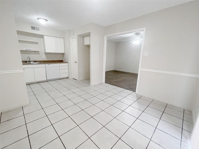 12023 Greenwood Forest Drive B, Houston, TX 77066