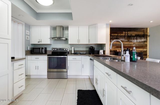 7921 E SAN MIGUEL Avenue 8, Scottsdale, AZ 85250