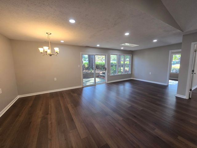 805 Oak Place, Aiken, SC 29801