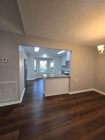 805 Oak Place, Aiken, SC 29801
