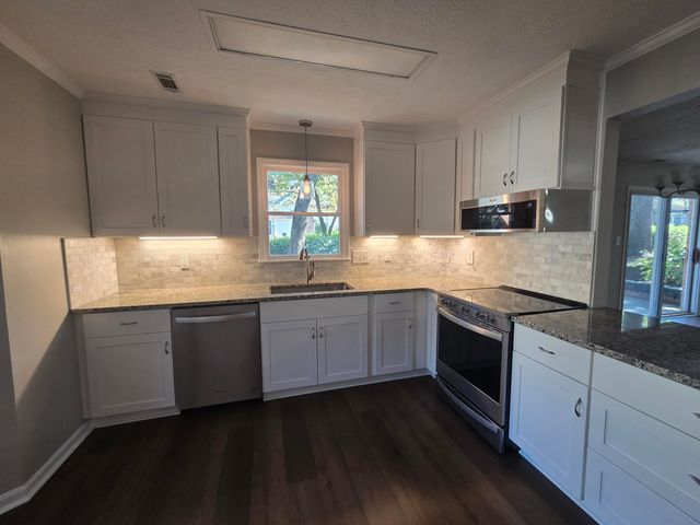 805 Oak Place, Aiken, SC 29801