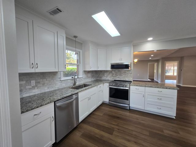 805 Oak Place, Aiken, SC 29801