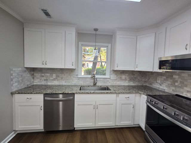 805 Oak Place, Aiken, SC 29801
