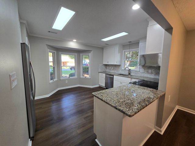 805 Oak Place, Aiken, SC 29801