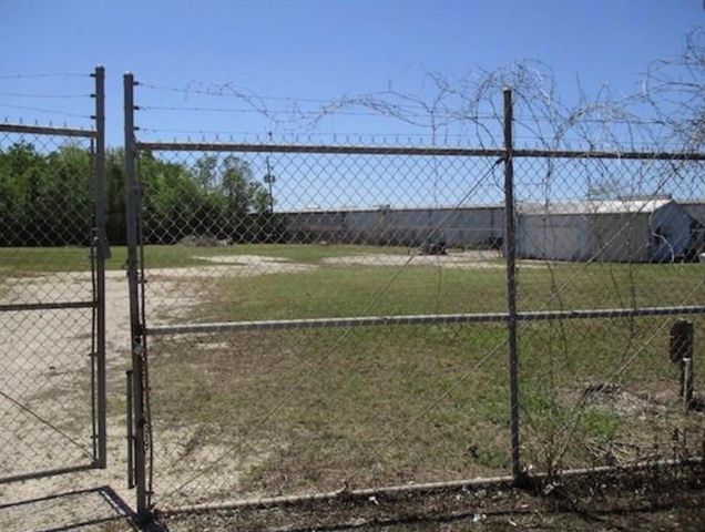 4 County Road 102, Bay City, TX 77414