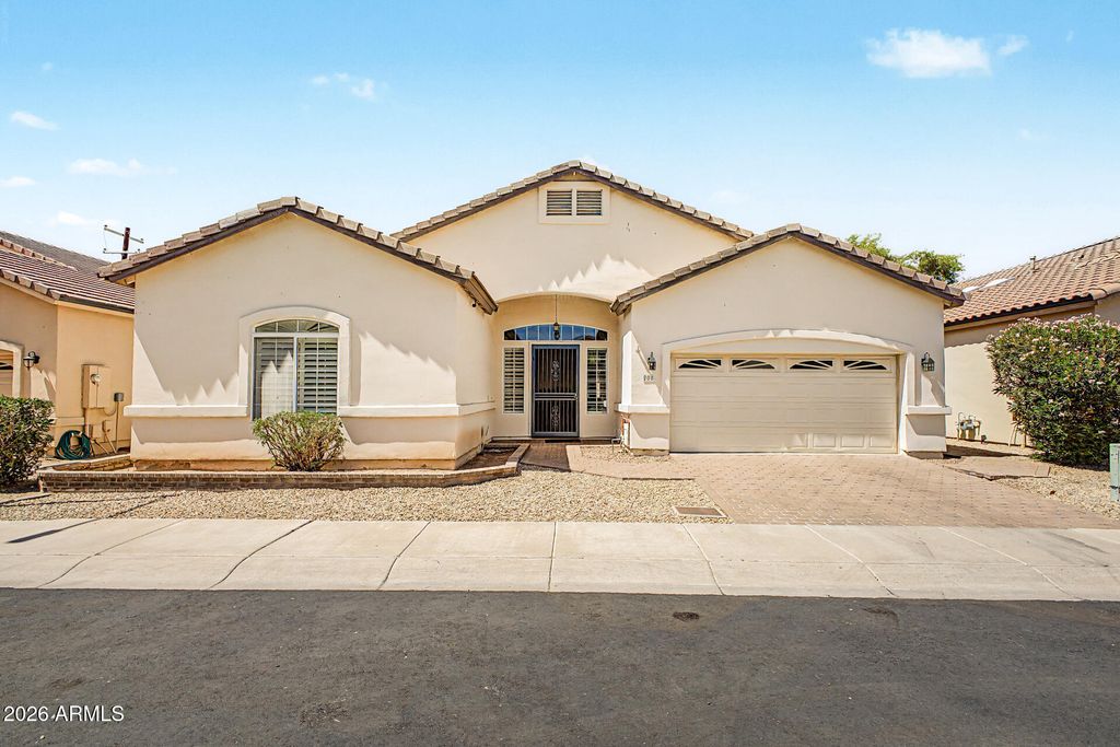 808 W CITRUS Way, Phoenix, AZ 85013 — photo 2