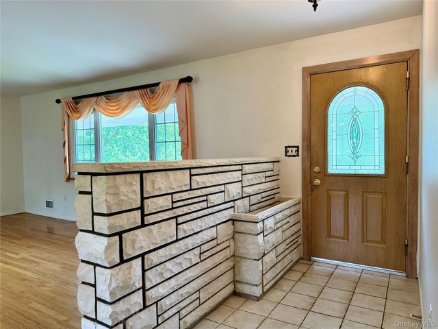 16 Sparkill Avenue, Tappan, NY 10983