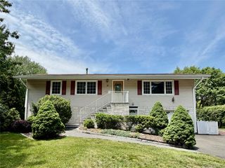 16 Sparkill Avenue, Tappan, NY 10983