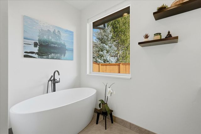 3446 NW Jackwood Place, Bend, OR 97703