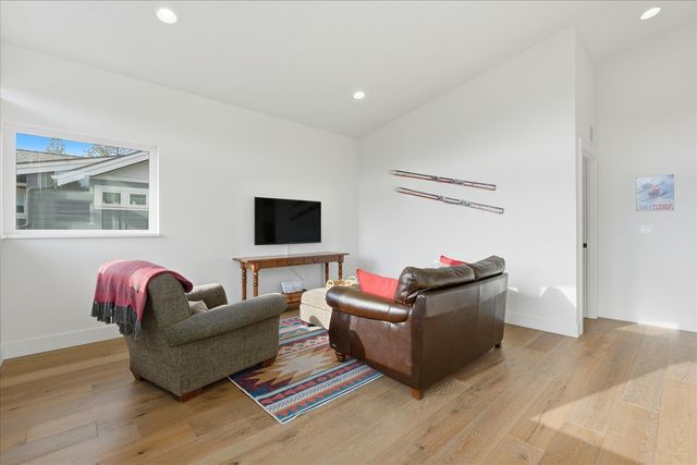 3446 NW Jackwood Place, Bend, OR 97703