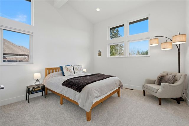 3446 NW Jackwood Place, Bend, OR 97703