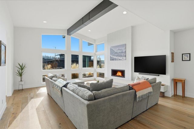 3446 NW Jackwood Place, Bend, OR 97703