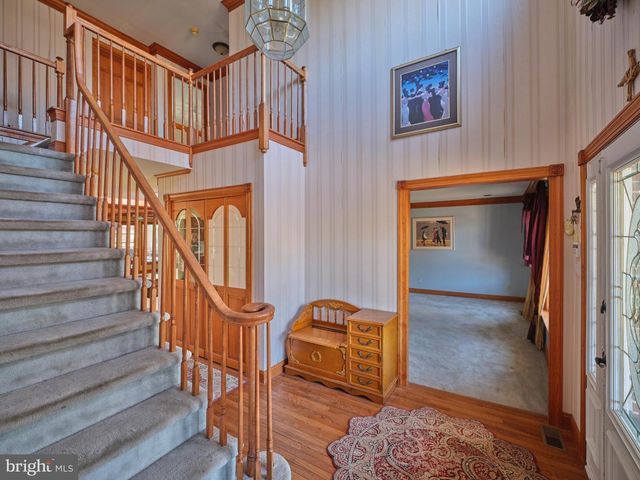 16 TIMOTHY DR, Ivyland, PA 18974