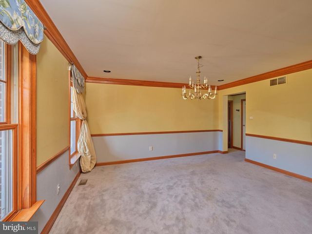 16 TIMOTHY DR, Ivyland, PA 18974